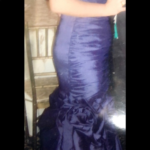 Dress - Picture 1 of 4